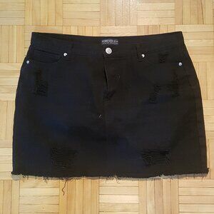 Forever 21 Plus Distressed denim black mini skirt size 14